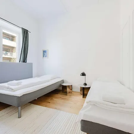 Luxury With Harbor Views Apartmán